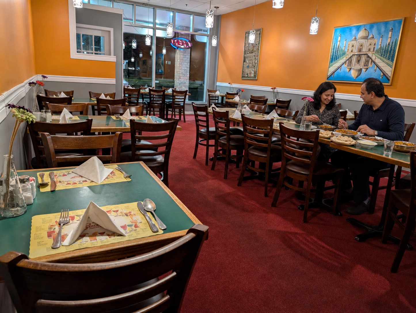 The New Mukut dining room in Orléans